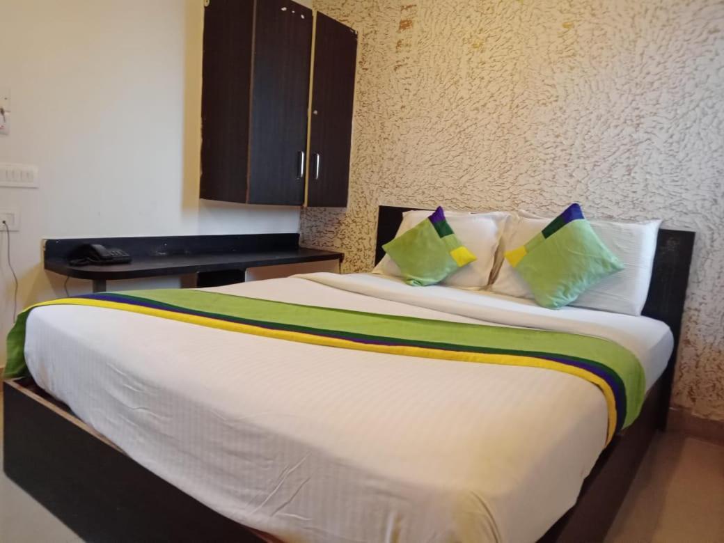 Abs Comforts Villa Mysore Exteriör bild